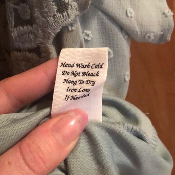 NWOT off the shoulder top, L - Picture 6 of 6